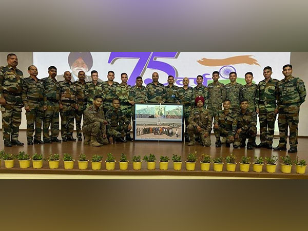 Eastern Air Command Chief felicitates Air Warriors part of Jharkhand's Deoghar rescue operation