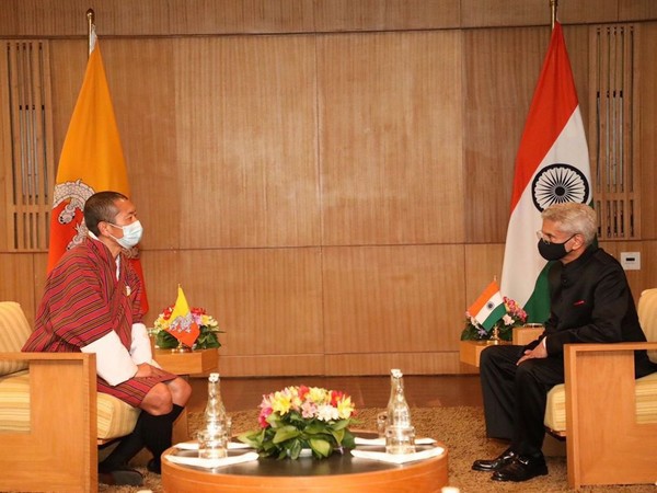 Jaishankar discusses global scenario, bilateral cooperation with Bhutanese PM (Twitter: Jaishankar)