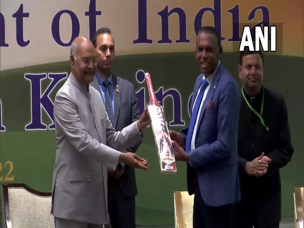 Jamaica Cricket Association president Wilfred Billy Heaven with India president Ram Nath Kovind (Photo/ANI)