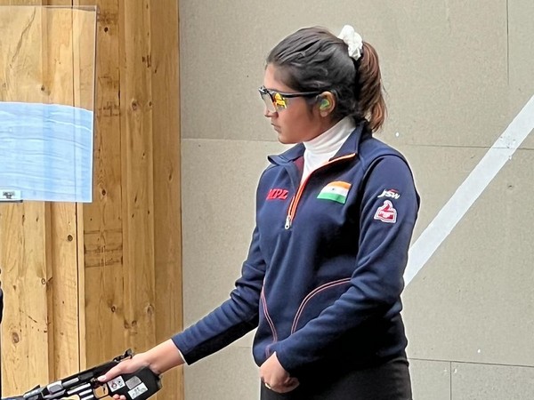 Pistol shooter Esha Singh (Photo: Twitter/Esha Singh)