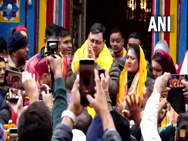 Uttarakhand CM Pushkar Singh Dhami and wife Geeta Dhami offer prayers at Kedarnath Temple (Photo/ANI)