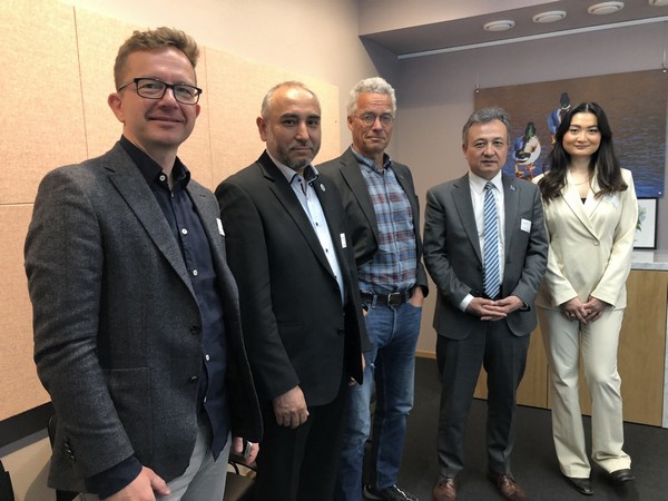 Uyghur representatives meet Norwegian leaders