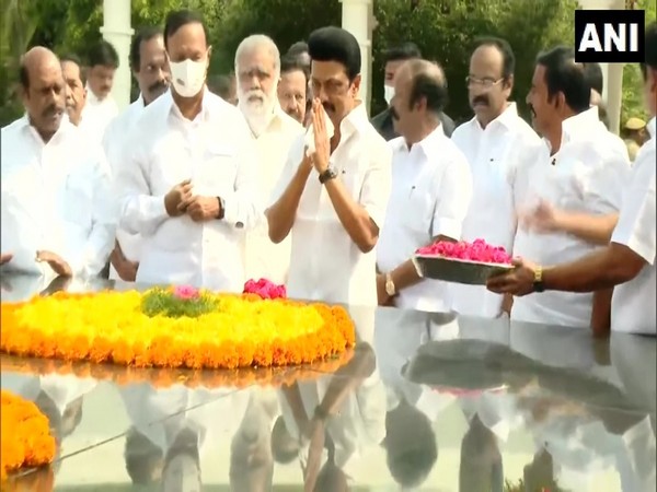 Tamil Nadu CM M K Stalin Paying tribute in Chennai (Photo/ANI)