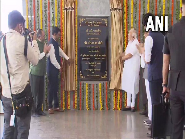 Prime Minister Narendra Modi inaugurates and inspects the newly built Matushri KDP Multispeciality Hospital. (Photo/ANI)