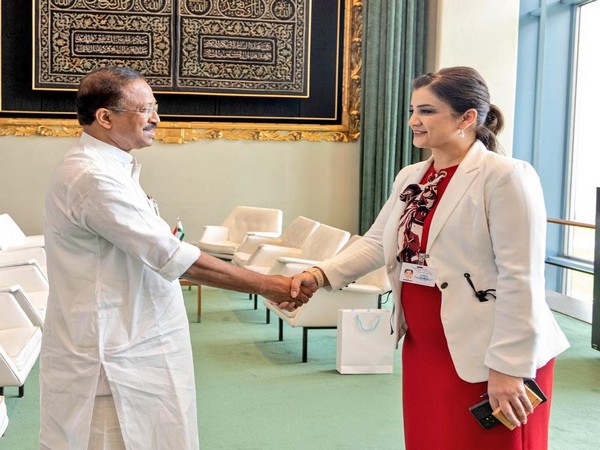 MoS Muraleedharan interacts with Tajikistan Minister Amonzoda (Image Credit: Twitter/@MOS_MEA)