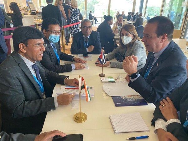Health Minister Mansukh Mandaviya and his Cuban counterpart, Jose Angel Portal Miranda in Davos