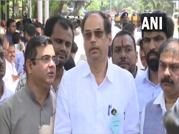 BJP's Parag Alawani, polling agent for party leader Piyush Goyal. (Photo/ANI)