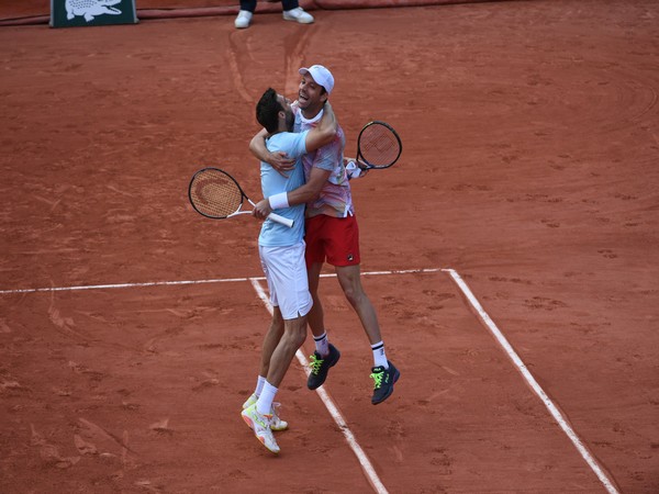 Spain's Marcel Granollers and Argentina's Horacio Zeballos. (Photo- Roland Garros Twitter)