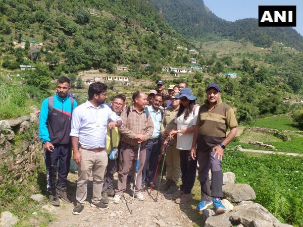 Chief Election Commissioner treks 18kms to remote villages in Uttarakhand 