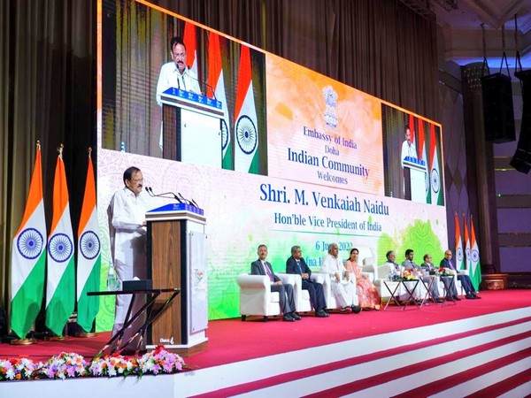 Vice President, M. Venkaiah Naidu in Qatar addressing the Indian diaspora (Photo Credit: Twitter)