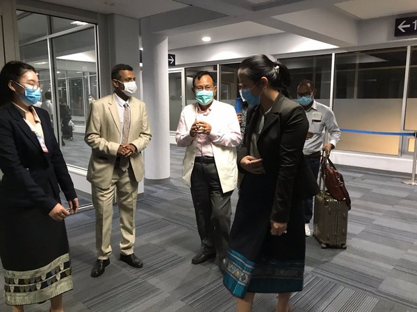 MoS Rajkumar Ranjan Singh arrives in Laos for official visit (Photo: Twitter/@IndianEmbLaos)