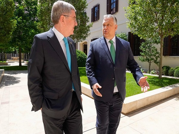 IOC President Thomas Bach and Hungary's PM Viktor Orban (Photo: Twitter/IOC Media)
