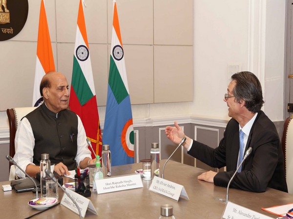 French aircraft engine maker Safran CEO Olivier Andries with Defence Minister Rajnath Singh (Image Credit: Twitter/@rajnathsingh)