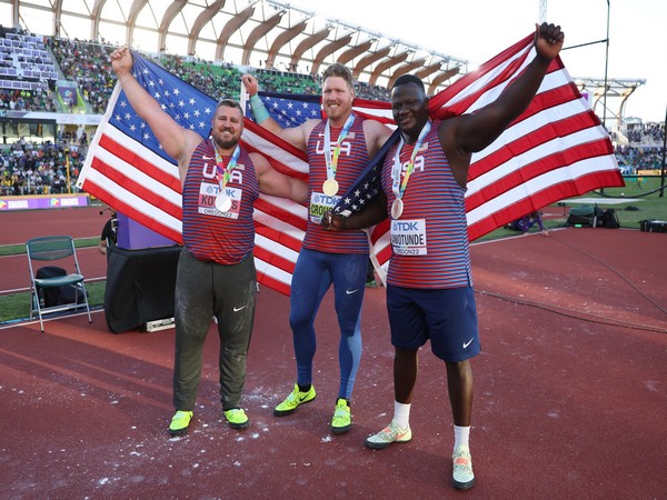 Ryan Crouser with team USA (Photo: World Athletics/ Twitter)