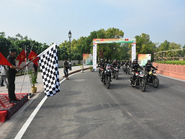 Motorcycle expedition flagged off by Indian Army in New Delhi 