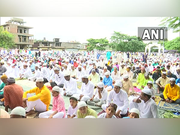 Devotees offering prayer