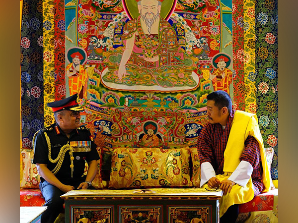 Army chief Gen Pande meets Bhutanese King (Image Credit: Twitter)