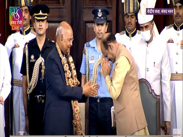Lok Sabha Speaker Om Birla (R) with President Ram Nath Kovind 