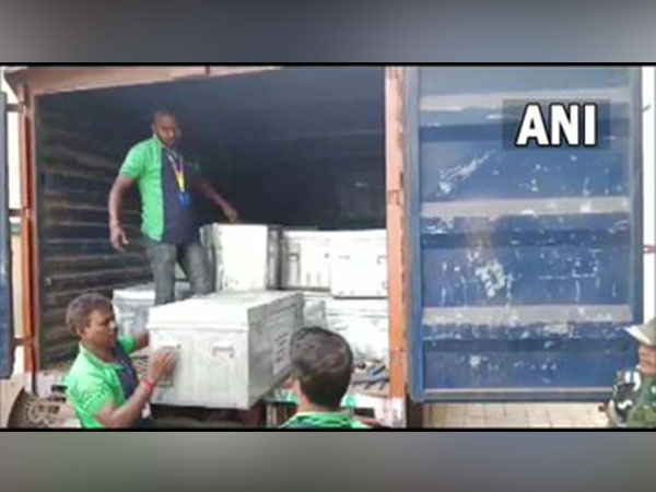 ED officials filling 10 trunks with cash amounting to approximately Rs 29 crore found from Arpita Mukherjee's Belgharia residence