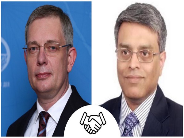 Russian envoy to India Denis Alipov and Pankaj Jain, Secretary, Indian Ministry of Petroleum and Natural Gas (Photo Credit: Alipov)