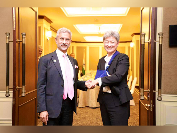 Jaishankar meets Australian counterpart Penny Wong (Image Credit: Twitter/@DrSJaishankar)