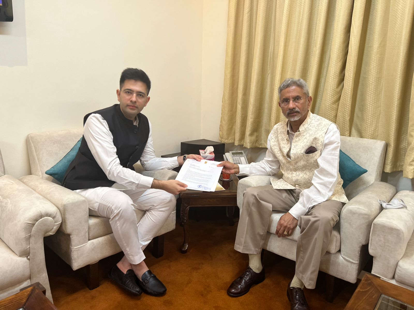 Member of Parliament Raghav Chadha hands over representation to EAM Jaishankar (Photo: Twitter/@AamAadmiParty)