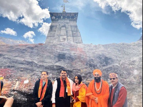 Maharashtra CM Devendra Fadnavis with wife at Kedarnath temple on Thursday. Photo/Twitter