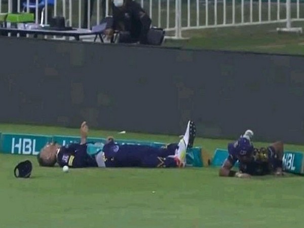 Faf du Plessis after collision with Mohammad Hasnain. (Photo: Twitter)