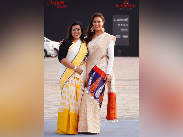 Fashionista and Bollywood Actress Lara Dutta looked elegant as ever in the exquisite new collection and dazzled the evening as she walked the ramp for Designer Sanjukta Dutta