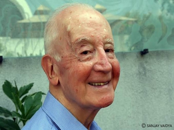 Father Carlos Gonzalez Valles SJ, popularly known as Father Valles who passed away on Monday. (Photo/Twitter)