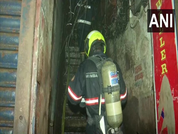 Massive fire breaks out in Mumbai building on Sunday. Photo/ANI