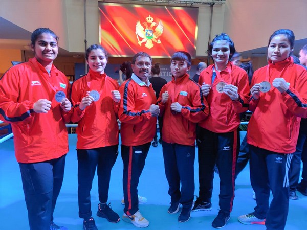Indian boxing contingent for AIBA Youth C'ships 