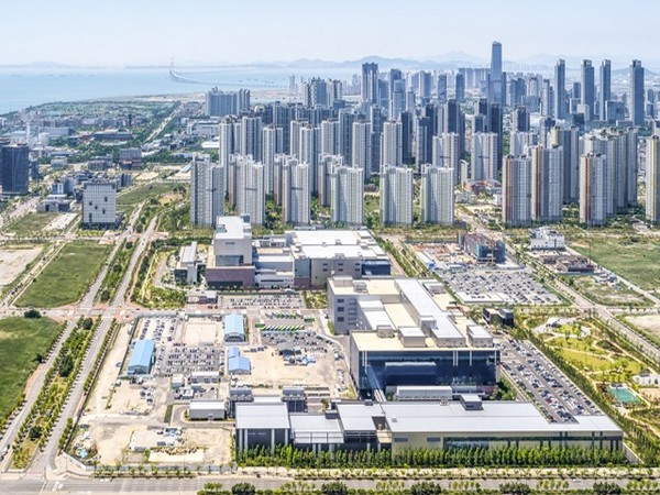 Samsung BioLogics production base in Songdo, Incheon. (Photo Credit - Samsung BioLogics)