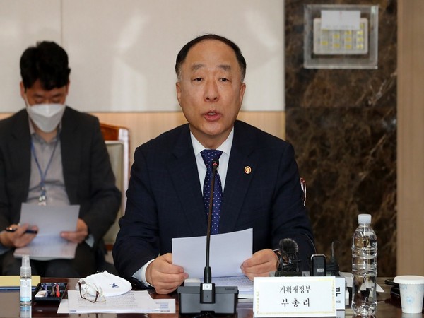 Hong Nam-ki, Deputy Prime Minister for Economic Affairs and Minister of Economy and Finance. (Photo Credit - NEWSIS)