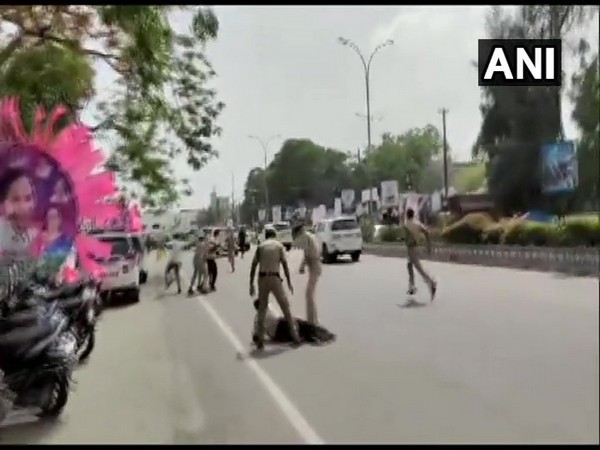 Visual of convoy being attacked in Warangal (Photo/ANI)