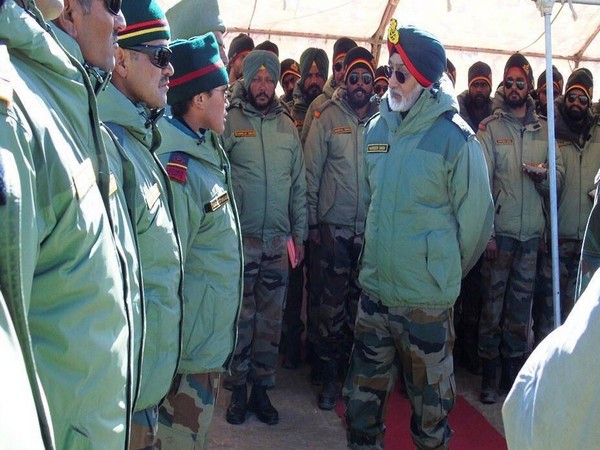 Harinder Singh, General Officer Commanding 'Fire & Fury Corps' visited forward locations in Eastern Ladakh today.