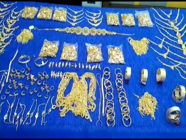 Gold seized by special task force in Vijayawada on Sunday. Photo/ANI