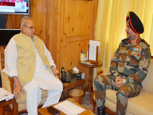 Northern Army Commander with Governor Satya Pal Malik at Raj Bhavan. Photo/ANI