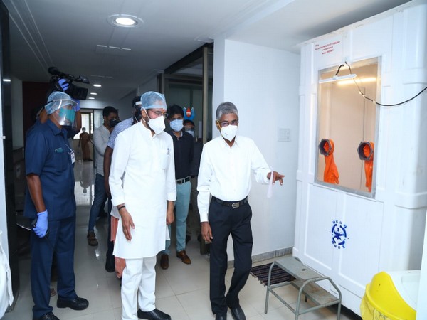 G Kishan Reddy at a Hyderabad hospital. (Photo: G Kishan Reddy/Twitter))