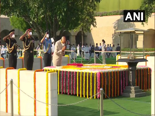 President Ram Nath Kovind paid tribute to Mahatma Gandhi at Raj Ghat on his birth anniversary. [Photo/ANI]