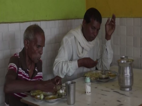 Visuals of people eating food in Ambikapur, Chhattisgarh