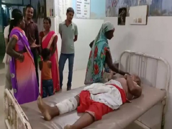Bhuneshwar Yadav with his family members at Gaya's  Anugrah Narayan Magadh Medical College and Hospital