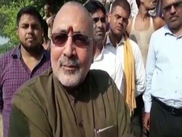 Union Minister Giriraj Singh speaking to media persons on Saturday in Begusarai. Photo/ANI