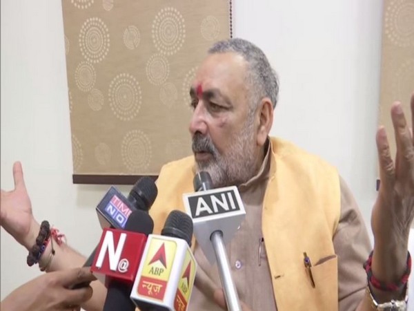 Union Minister Giriraj Singh speaking to reporters in Patna on Saturday. Photo/ANI