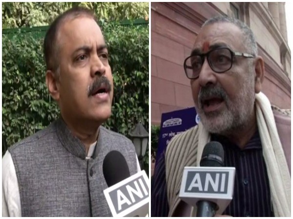 BJP leader GVL Narasimha Rao (left), Union Minister Giriraj Singh (right) [File Image]