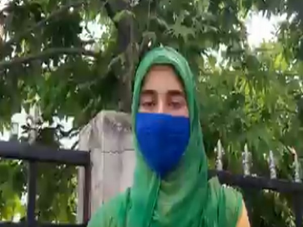 A young girl named Rifat from Kashmir's Baramulla urged people to come together to fight COVID-19 battle (Source: Jitendra Singh Twitter)