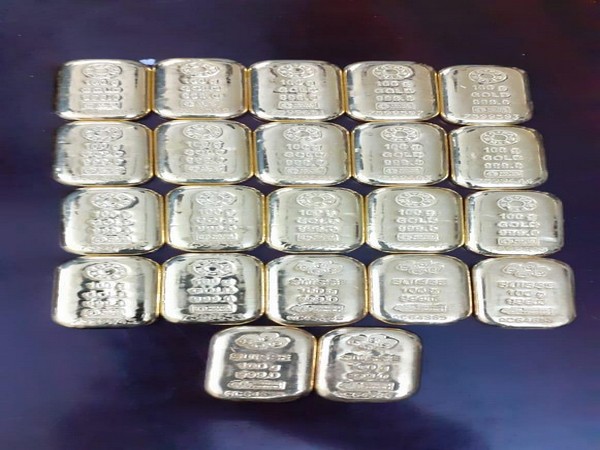 Gold seized by DRI Hyderabad Zonal Unit. Photo/ANI