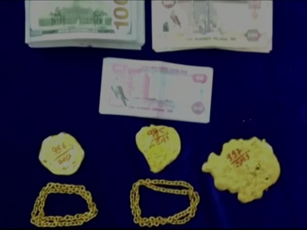 The seized gold and foreign currencies (Photo/ANI)