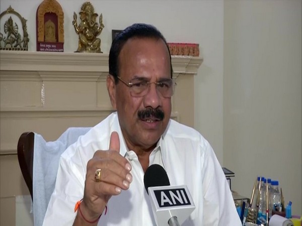 Union Minister of Chemicals and Fertilizers DV Sadananda Gowda. File photo/ANI