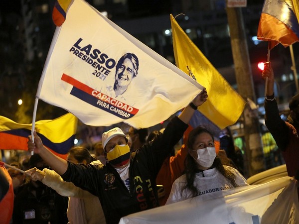 Supporters of former banker and three-time presidential candidate Guillermo Lasso (Photo Credit - Reuters)